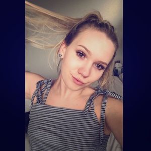 Meet your Posher, Bella